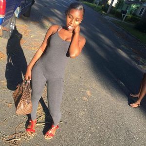 Meet your Posher, Lolaa